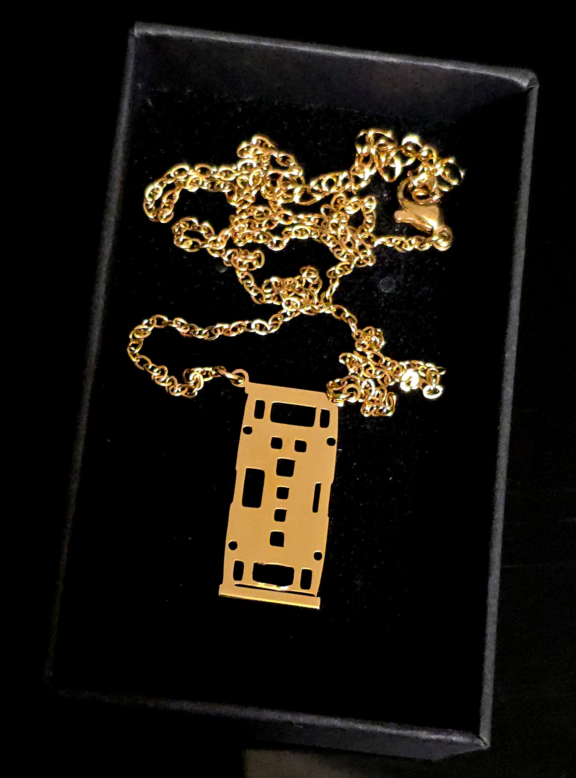 Fussplatte gold. 26 mm Höhe. Mit Goldkettchen 45 cm